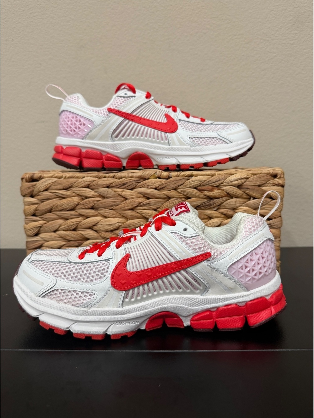 Size 4.5Y/6 Women - Nike Vomero 5 GS Valentine’s Day 2025”